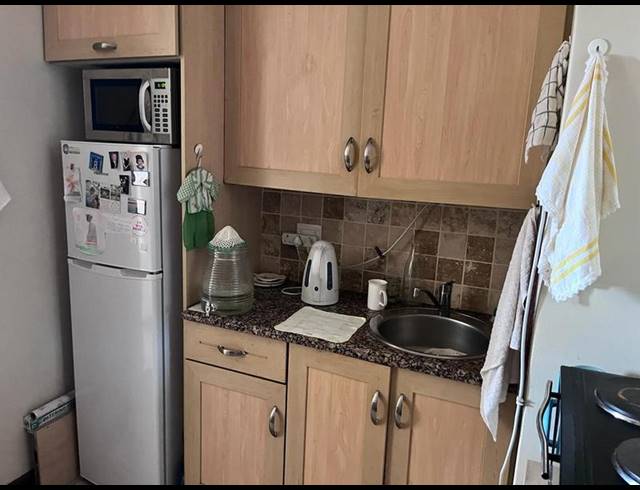 1 BEDROOM APARTMENT FOR SALE IN NEWLANDS